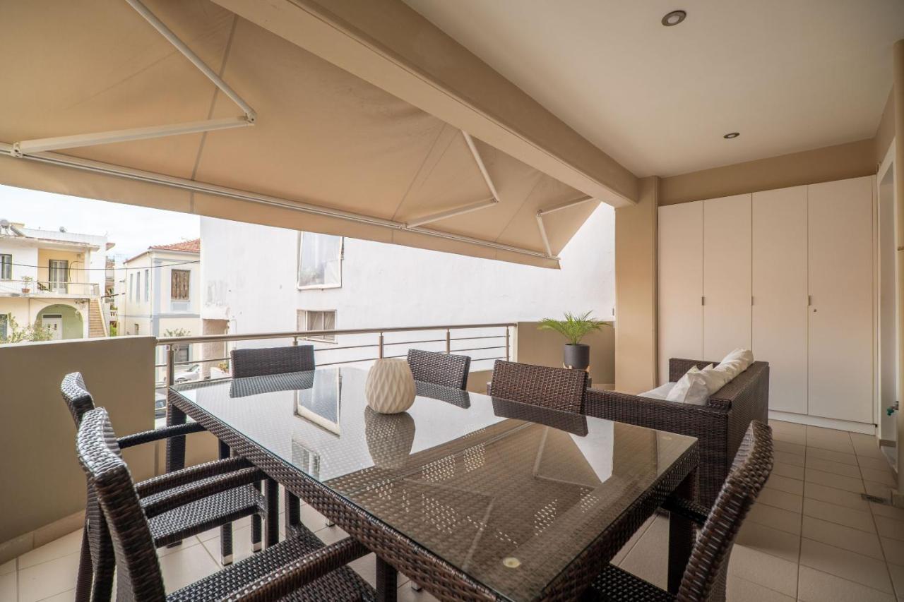 City Beach Apartment Chania  Buitenkant foto